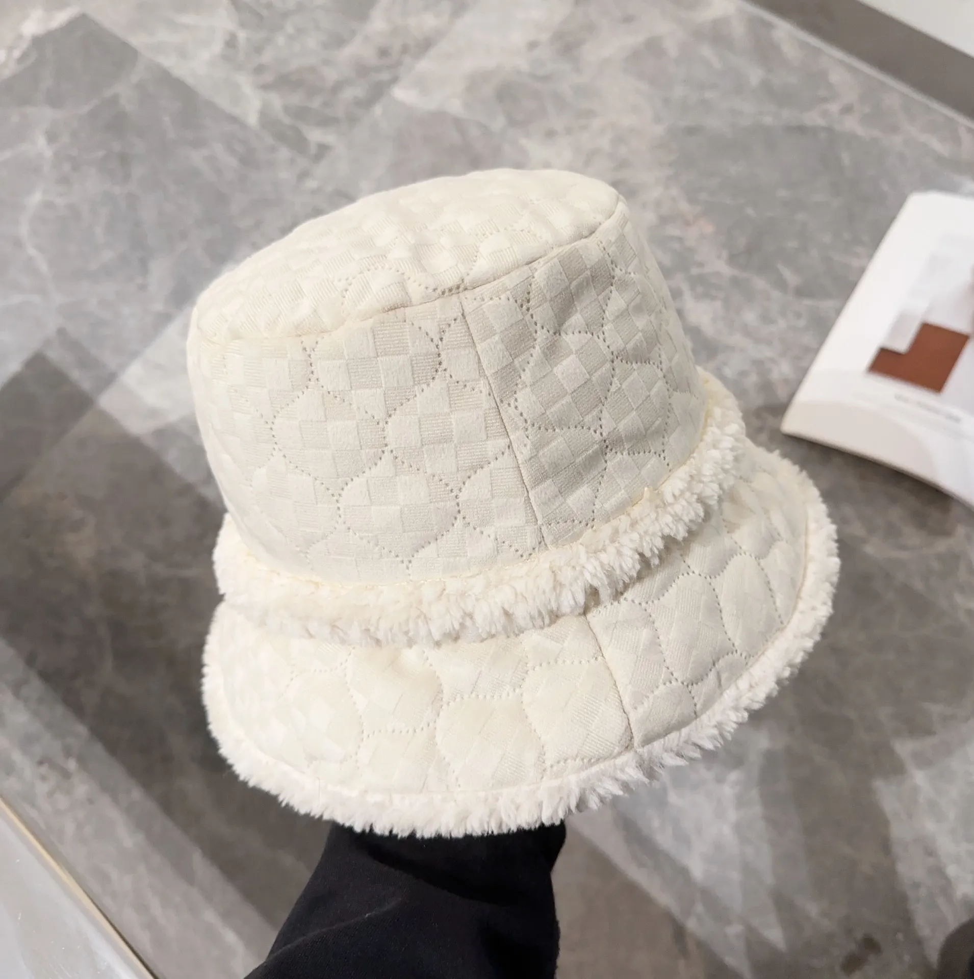 P56 Chanel double-sided rhombus plush fisherman hat autumn and winter super thick basin hat with super good quality