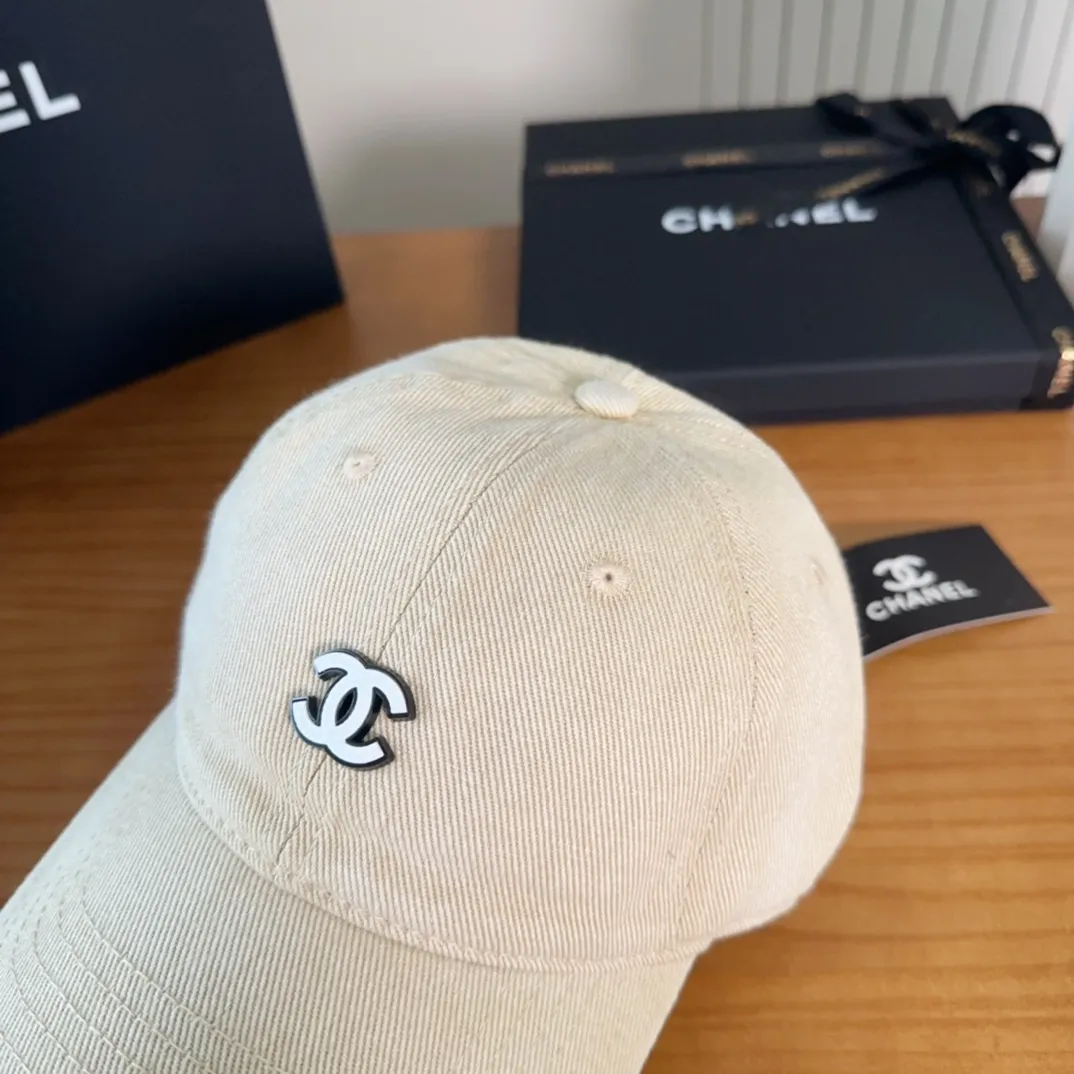 💰60 Chanel CHANEL new hard-top baseball cap, Xiaoxiang logo is classic and simple, fashionable and casual design, popular new product