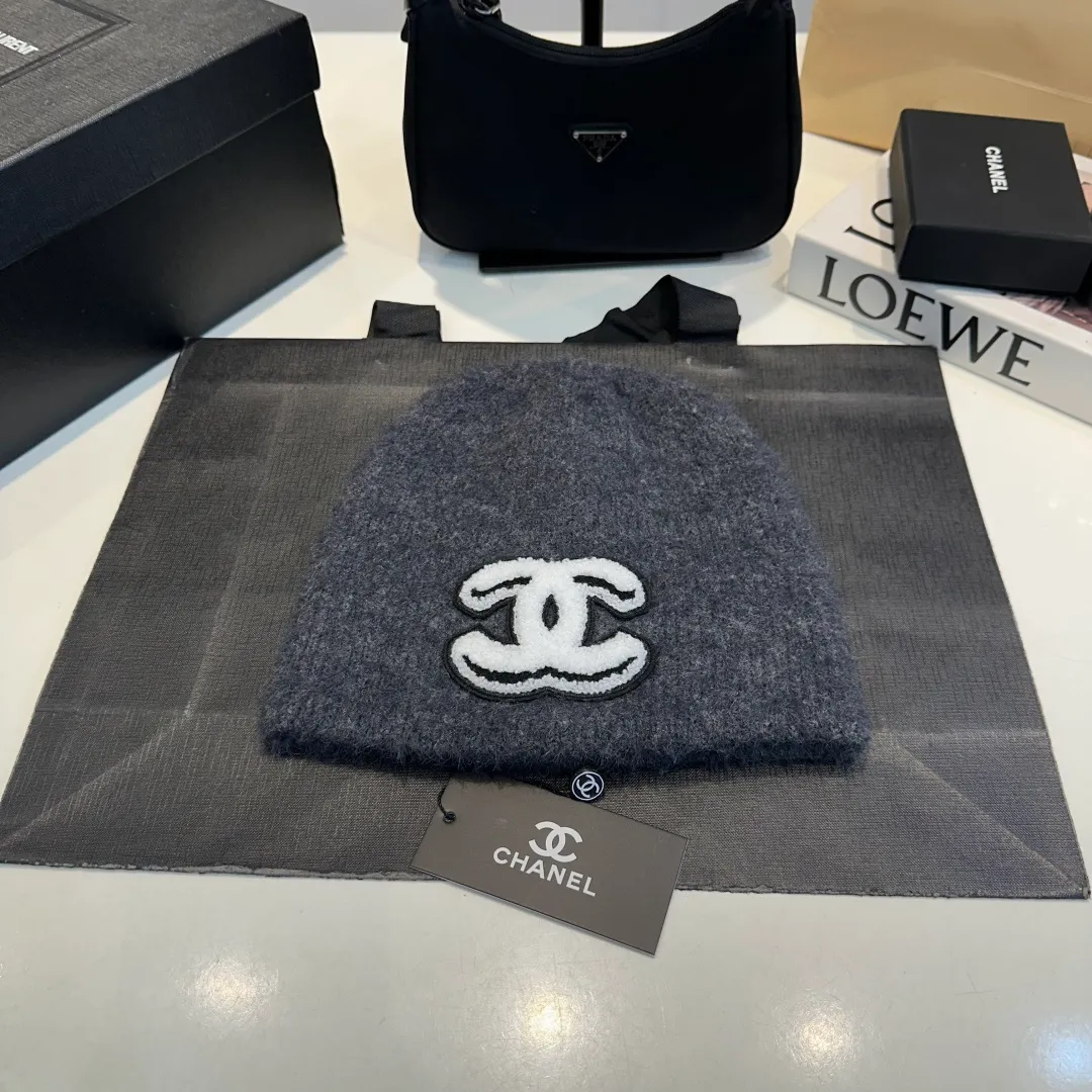 P60 Chanel Chanel 25 autumn and winter new knitted cold hat woven pattern wool knitted beanie