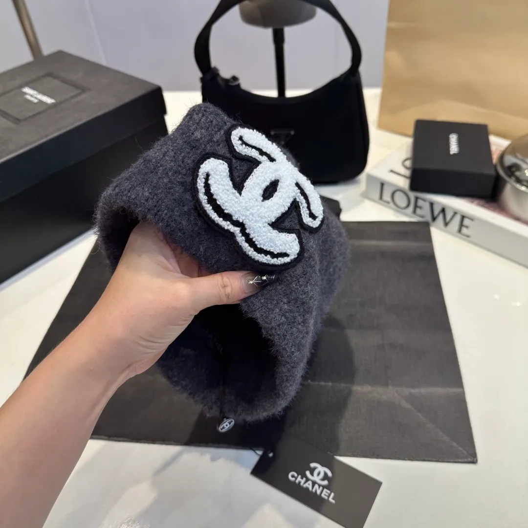 P60 Chanel Chanel 25 autumn and winter new knitted cold hat woven pattern wool knitted beanie