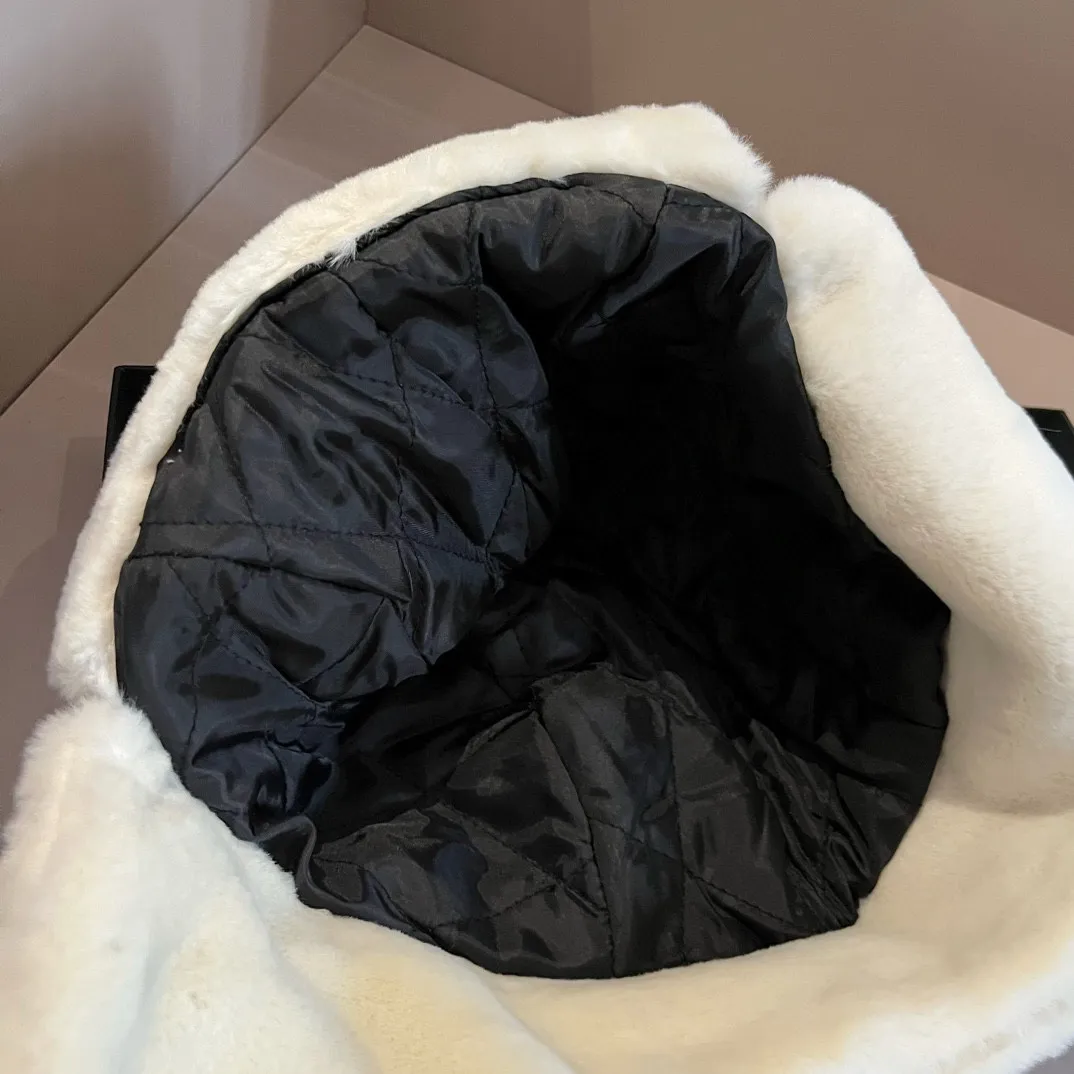 P70 high version thickened rabbit fur Chanel new autumn and winter ear protection hat, rabbit fur cold hat, official model