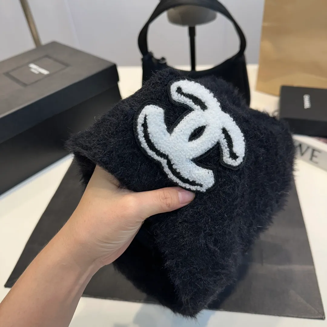 P60 Chanel Chanel 25 autumn and winter new knitted cold hat woven pattern wool knitted beanie