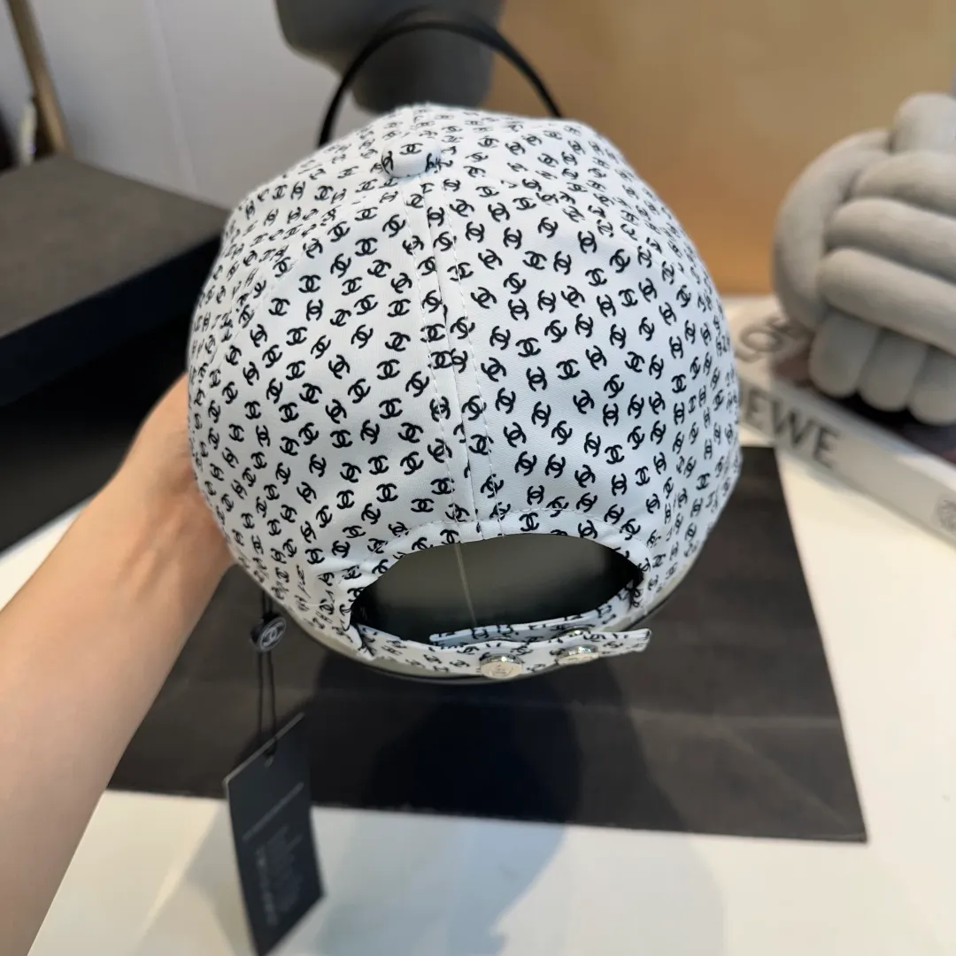 P56 CHANEL new baseball cap, Xiaoxiang classic and simple, fashionable and casual design, popular new product