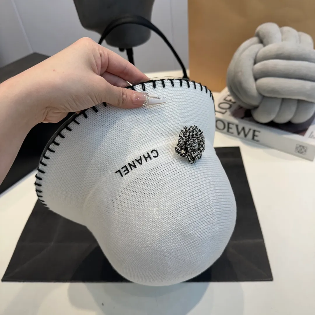 P70 CHANEL Chanel's new camellia fisherman hat🧢The details are exquisite and the workmanship is exquisite
