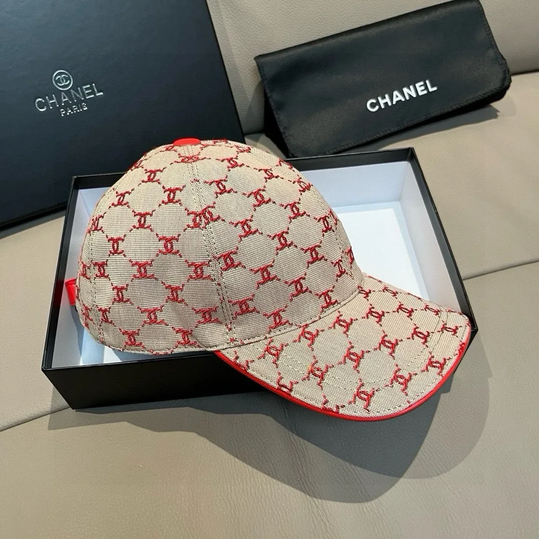 p90 new model shipped!   , Chanel (Chanel) new original baseball cap, small double C jacquard, 1:1 mold opening and customization at the counter, original canvas fabric + first layer of cowhide, light and breathable! The quality is great, the basic head circumference is 56cm, and the patch is adjustable.