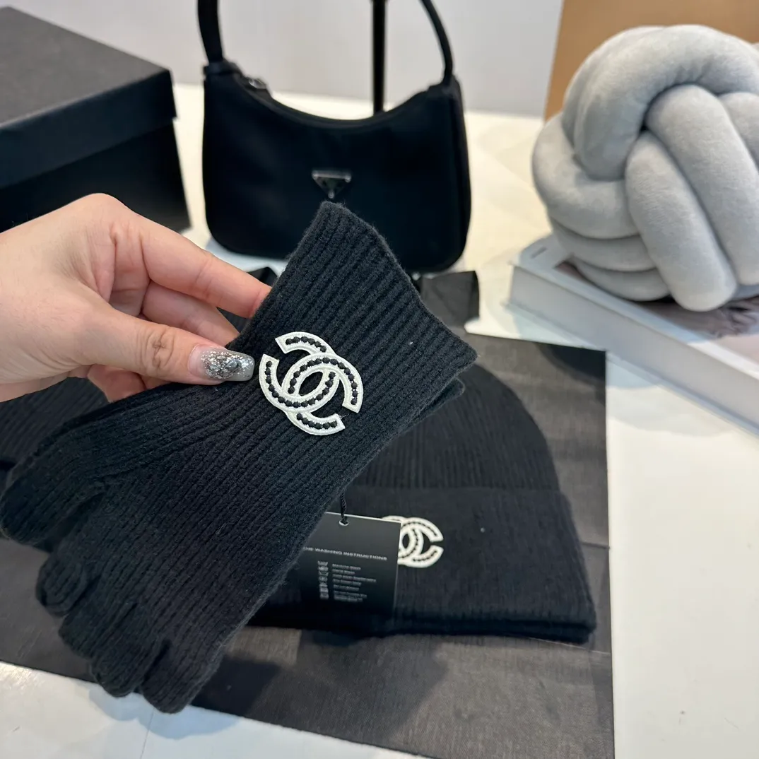 P170 Chanel Beanie Hat Set Hat Scarf Hat + Scarf + Gloves