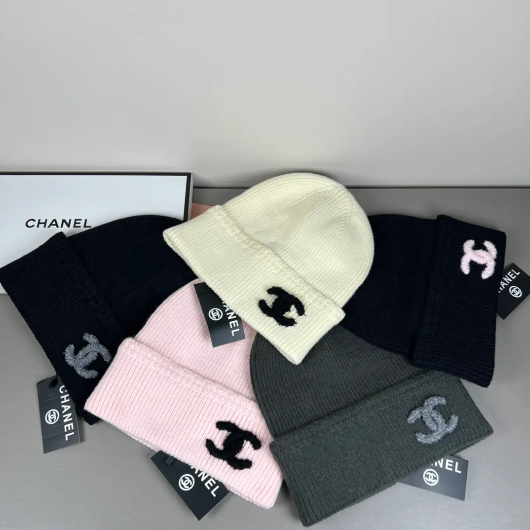 p66💰CHANEL CHANEL, the popular knitted hat from the official website! Xiaohongshu’s new product is released, it’s so 🉑️, high-elastic fabric, classic colors, same style for men and women.