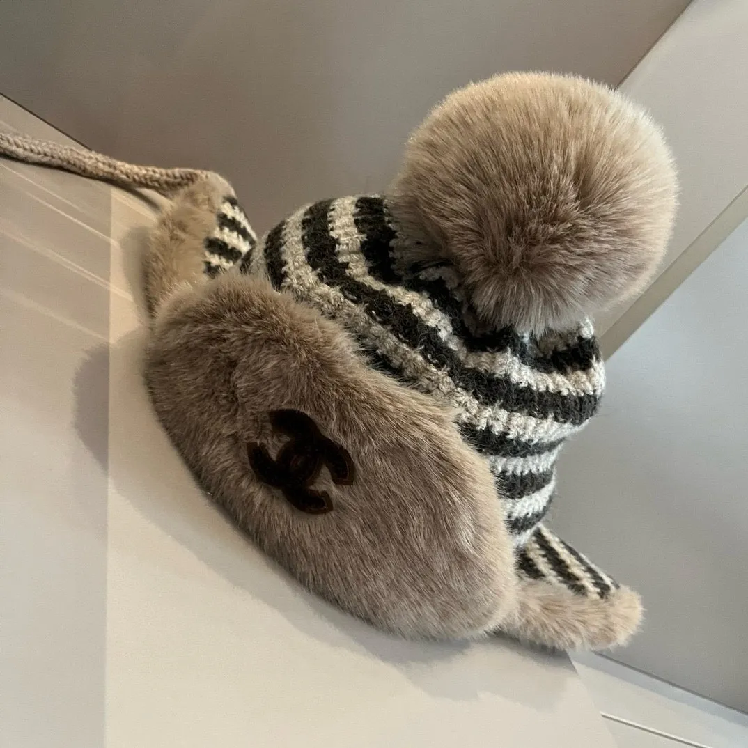 💰120¥ Chanel new ear protection hat, thickened and warm