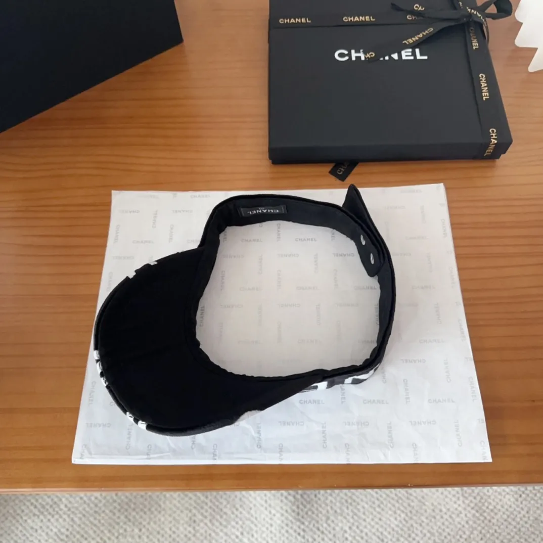 🉐️120 Chanel Velvet Hollow Hat High-grade Korean velvet fabric, high-quality matching, authentic quality, feel free to buy Head circumference: 56-58cm
