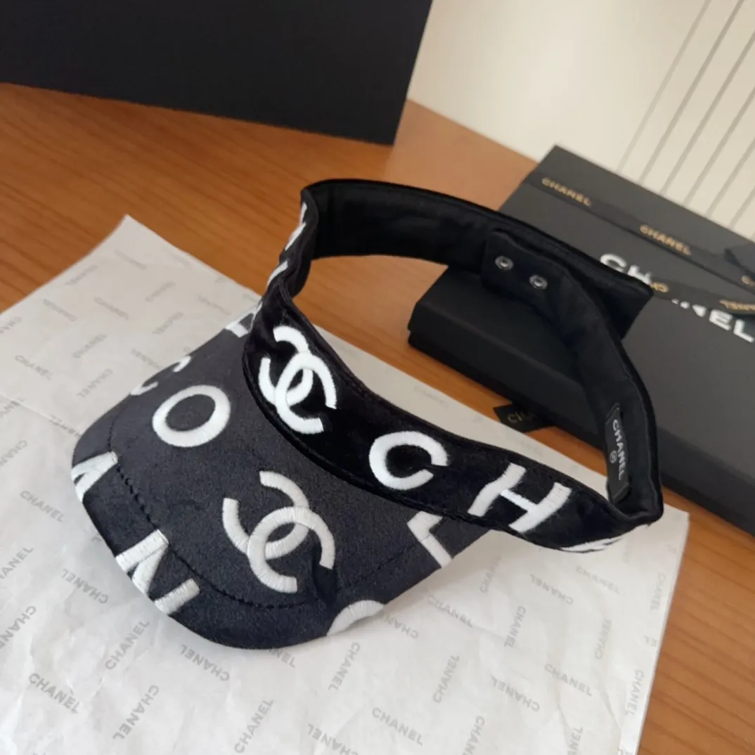 🉐️120 Chanel Velvet Hollow Hat High-grade Korean velvet fabric, high-quality matching, authentic quality, feel free to buy Head circumference: 56-58cm