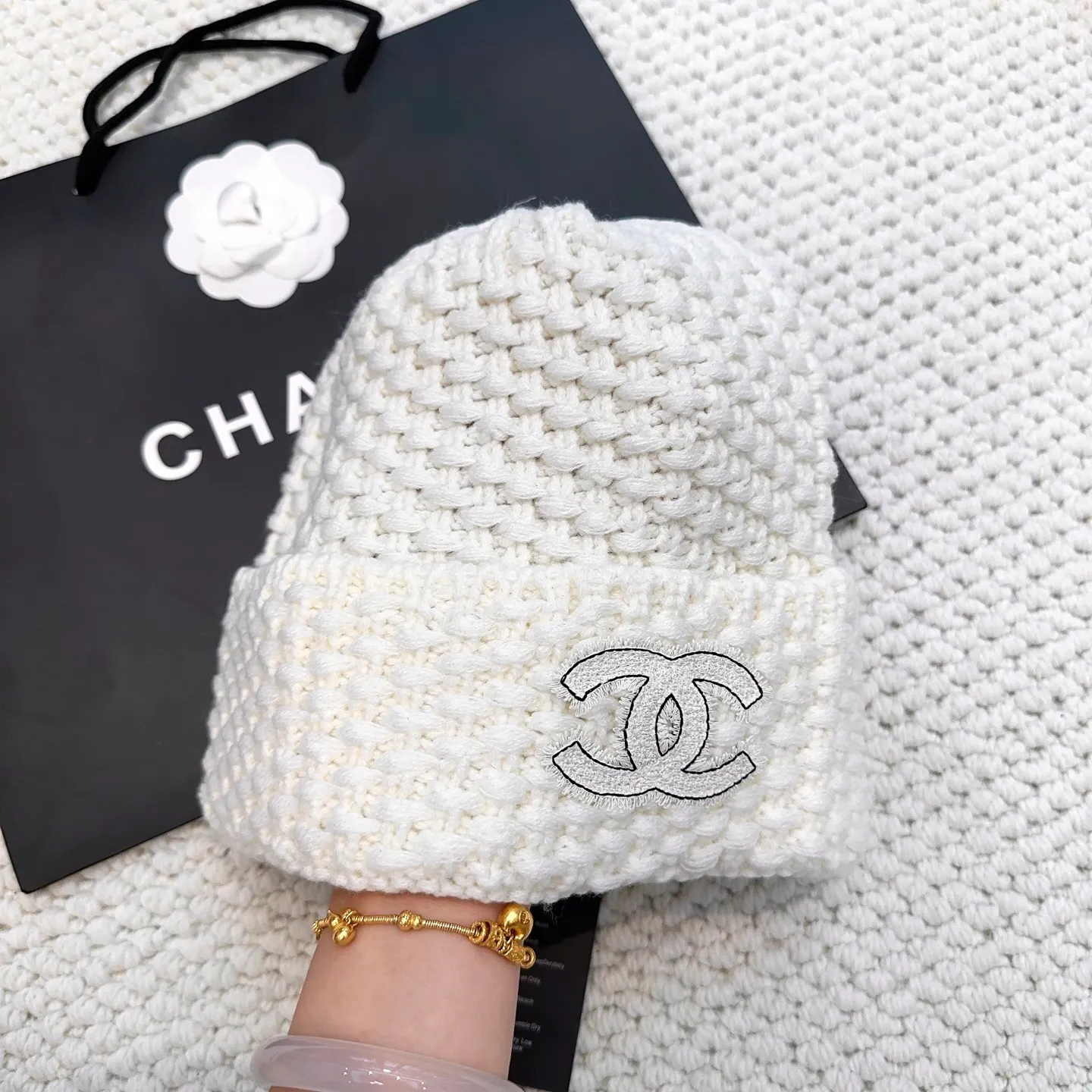 P70 Chanel official website quality Chanel autumn and winter woolen hat recommended by Internet celebrity fashion bloggers, Xiaohongshu's popular style, super soft and comfortable knitted hat with excellent elasticity!