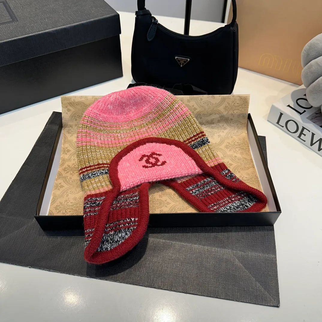 P70 Chane*🆕Chanel 24N new ski series wool hat, the popular Lei Feng hat all over the Internet, black and white, 4 colors, versatile and cool, can be worn by men and women as a couple, warm and good-looking, a must-have