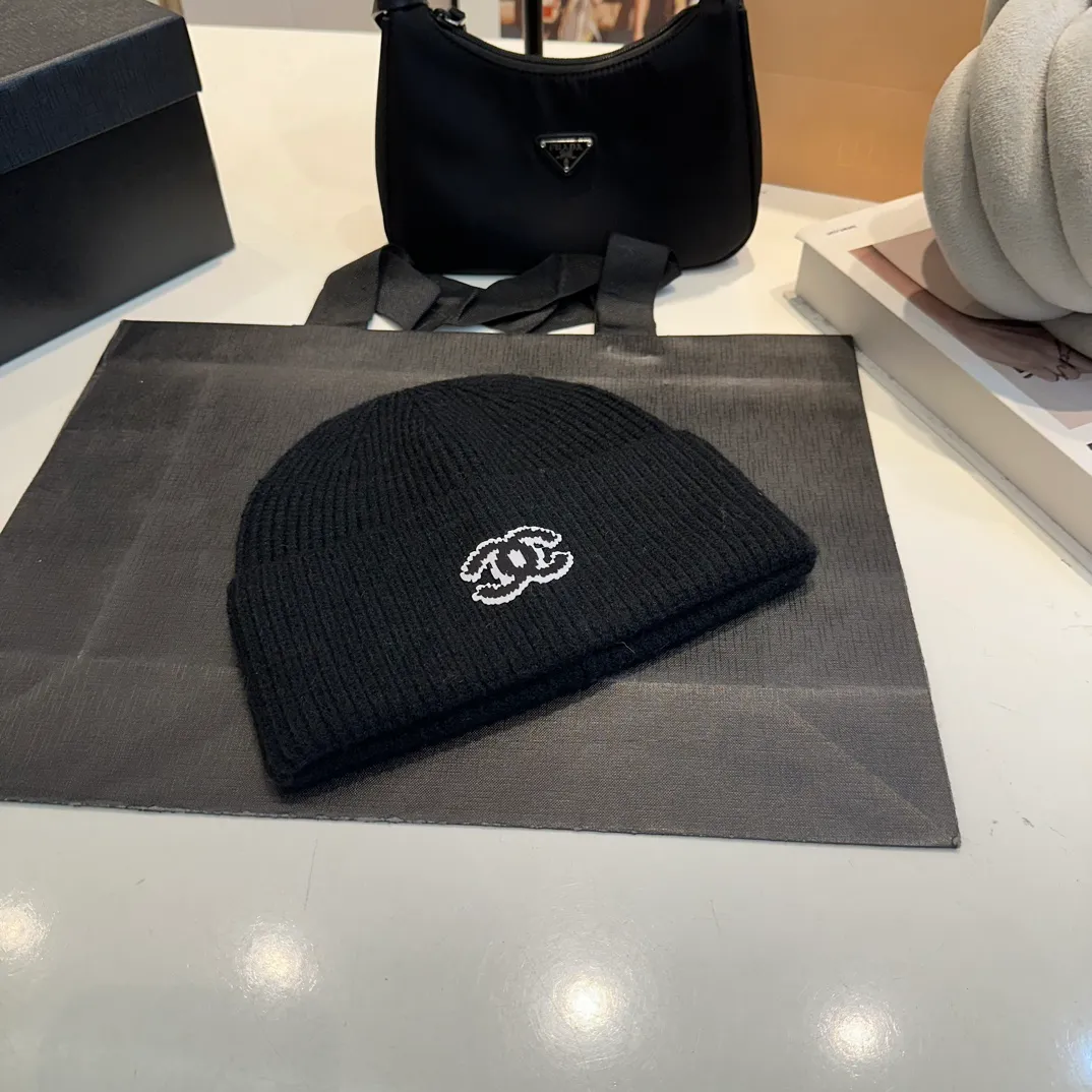 P50 Chanel knitted beanie