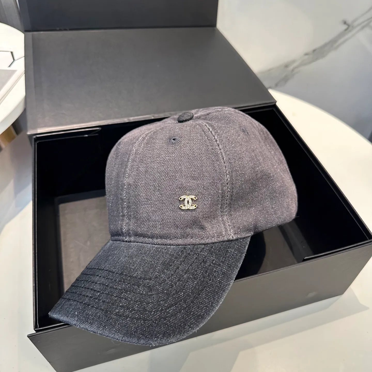 P60 Chanel (Chanel) counter new original washed denim baseball cap, customized three-dimensional logo is exquisite! Original quality, exclusive physical shooting.