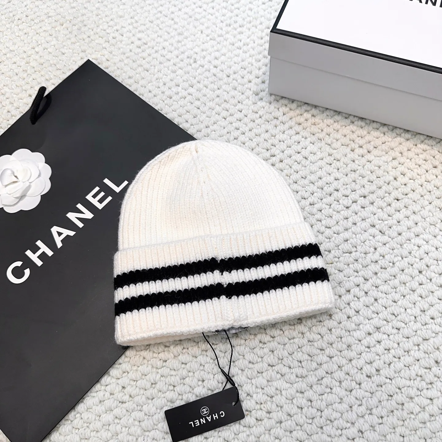 P70 Chanel official website quality Chanel autumn and winter woolen hat recommended by Internet celebrity fashion bloggers, Xiaohongshu's popular style, super soft and comfortable knitted hat with excellent elasticity!