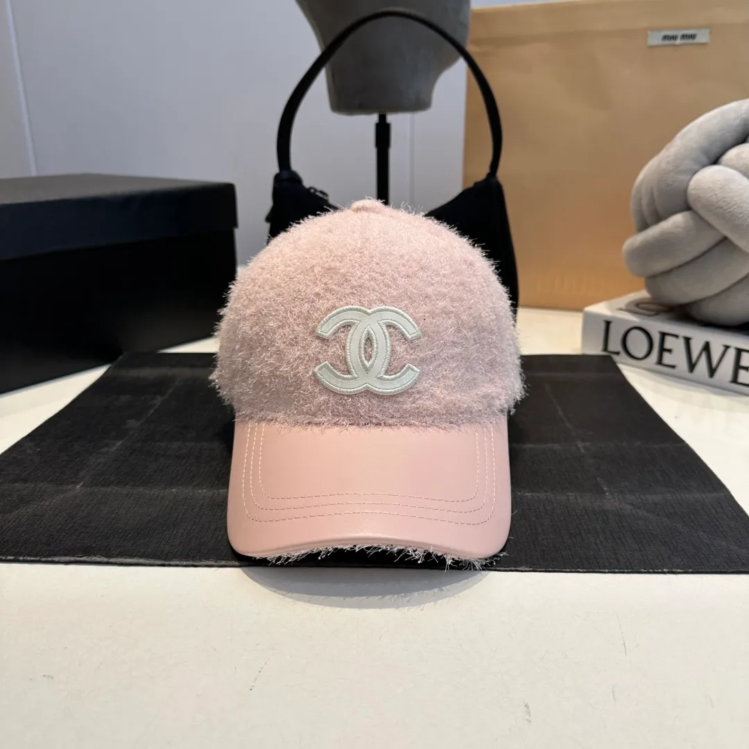 P60 Chanel's new autumn and winter classic casual and trendy style simple baseball cap🧢Japanese and Korean style, looks great with any combination! A must-have when traveling