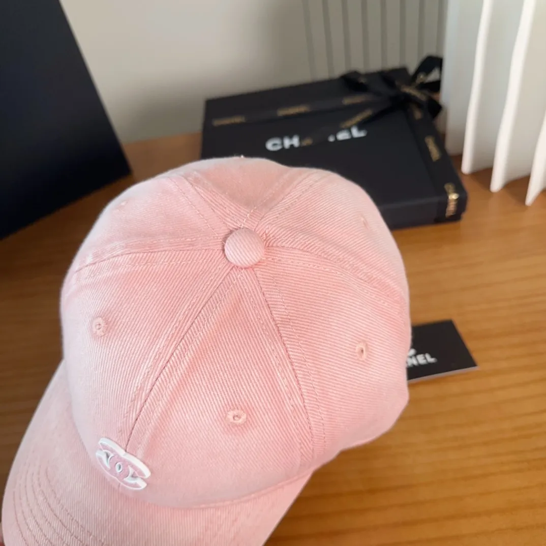 💰60 Chanel CHANEL new hard-top baseball cap, Xiaoxiang logo is classic and simple, fashionable and casual design, popular new product