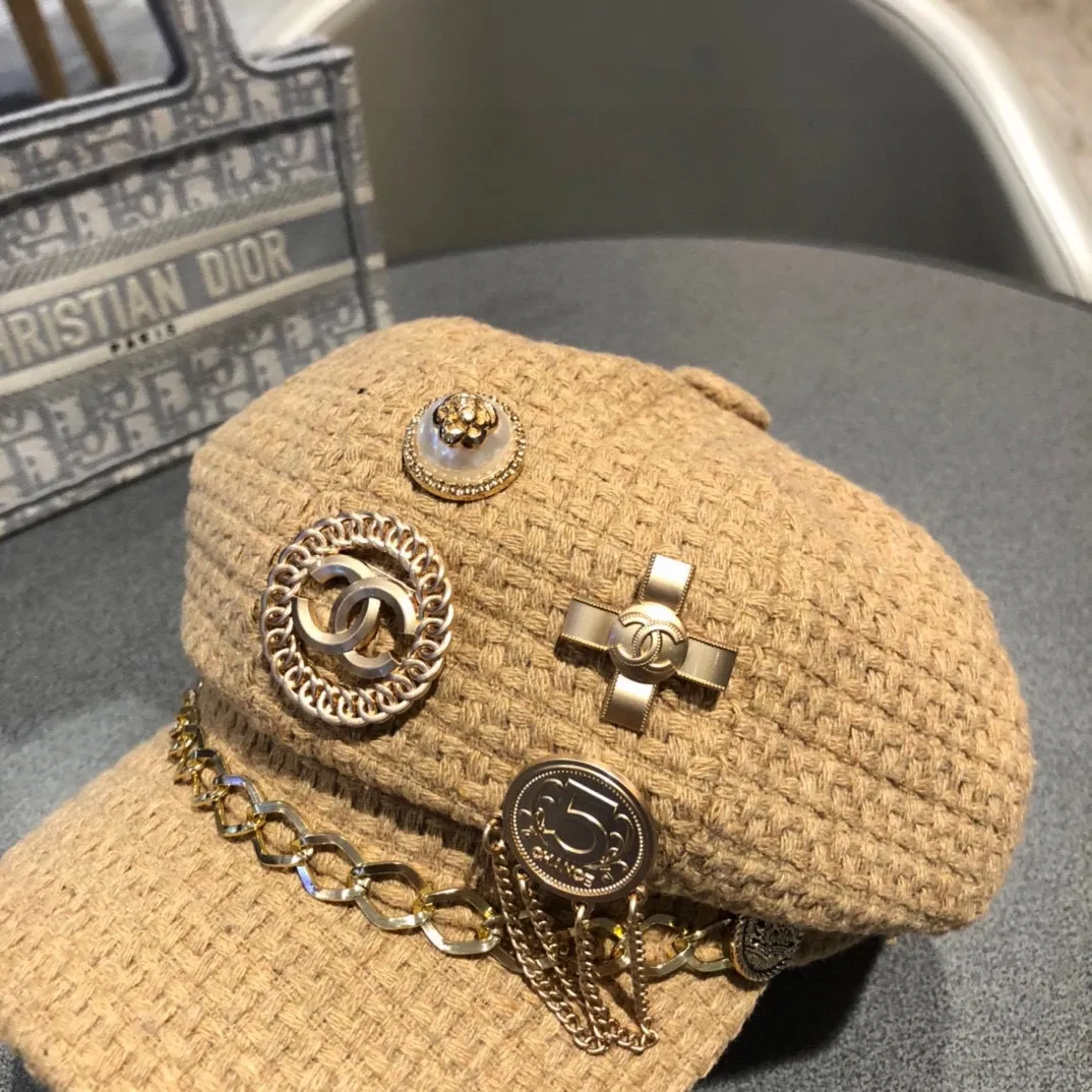 P170 CHANEL woolen octagonal military cap, made of heavy metal, a must-have for keeping warm in autumn and winter, versatile and fashionable, a must-have for goddesses!