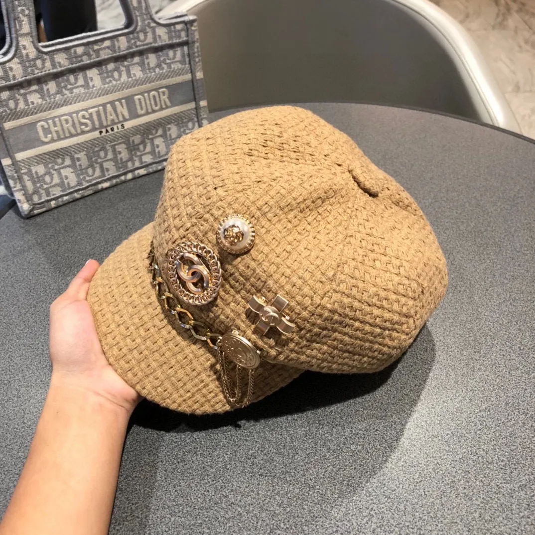 P170 CHANEL woolen octagonal military cap, made of heavy metal, a must-have for keeping warm in autumn and winter, versatile and fashionable, a must-have for goddesses!