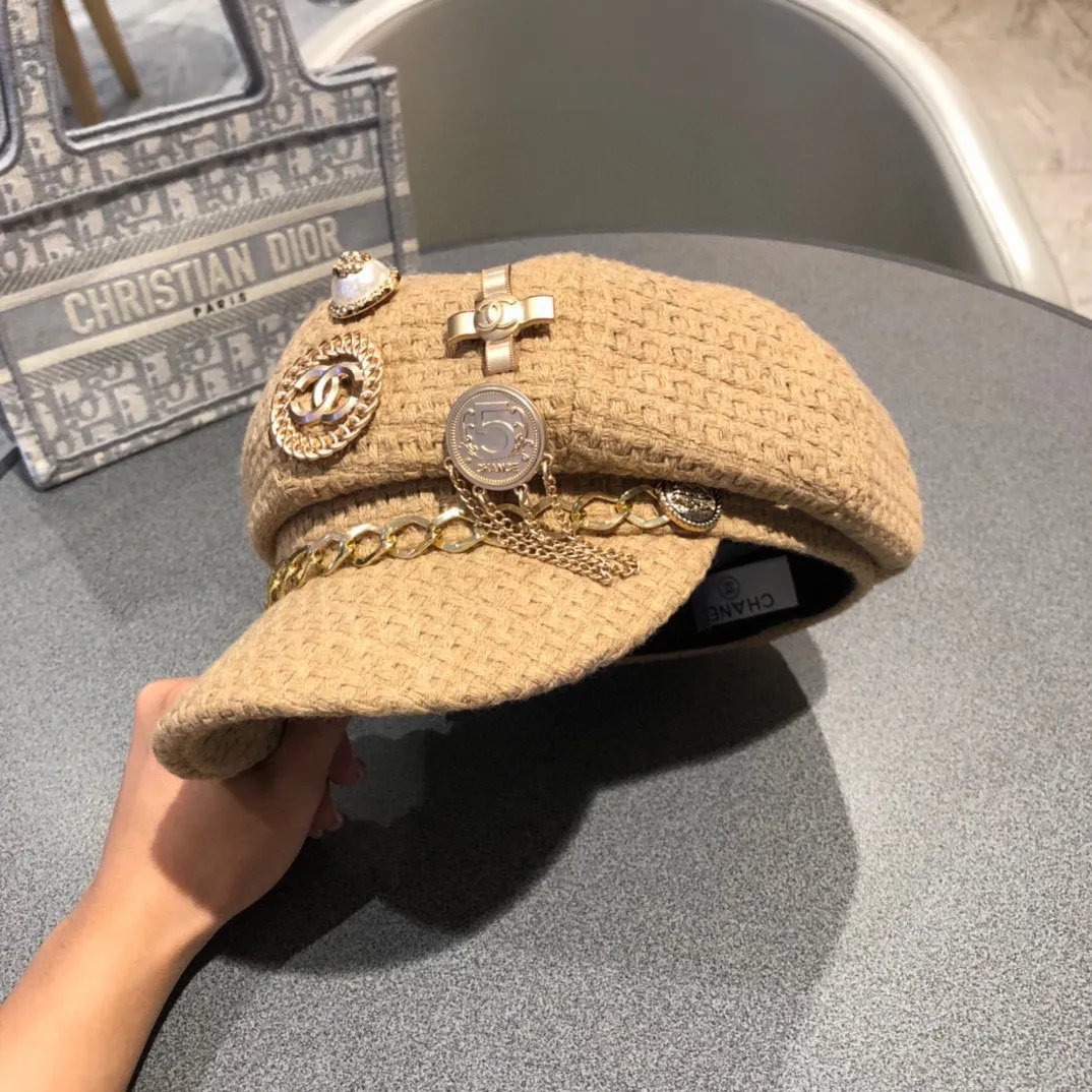 P170 CHANEL woolen octagonal military cap, made of heavy metal, a must-have for keeping warm in autumn and winter, versatile and fashionable, a must-have for goddesses!