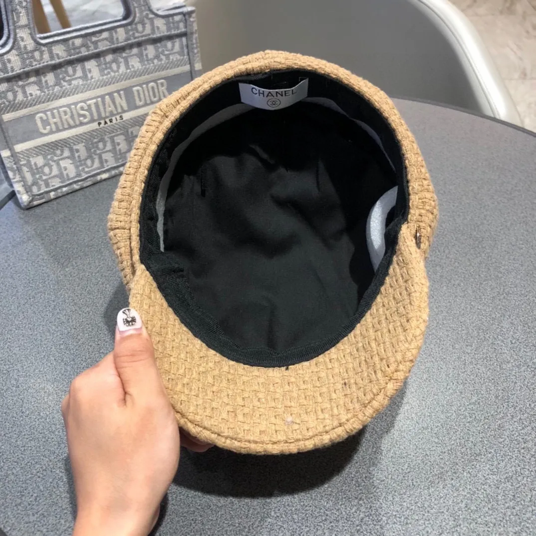 P170 CHANEL woolen octagonal military cap, made of heavy metal, a must-have for keeping warm in autumn and winter, versatile and fashionable, a must-have for goddesses!