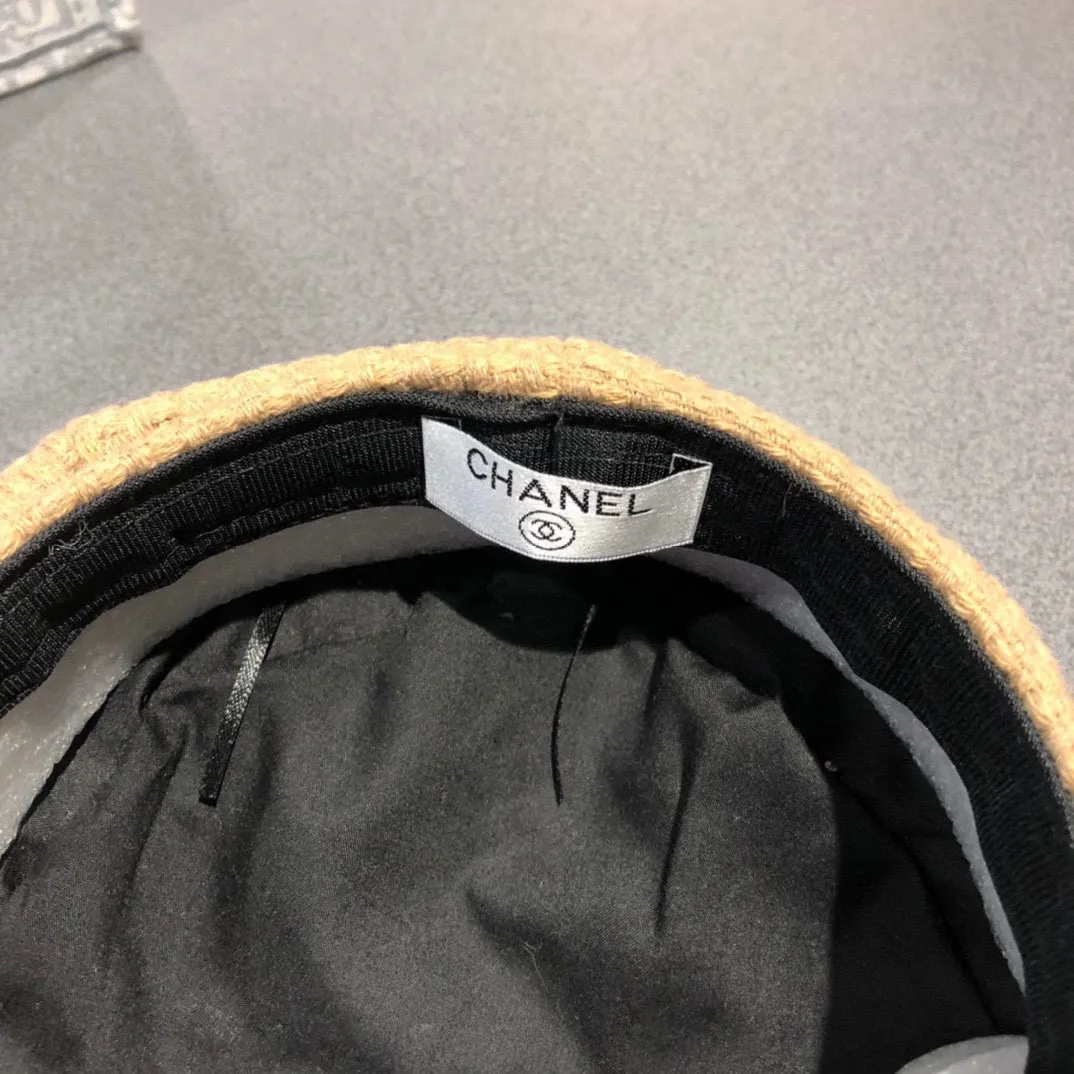 P170 CHANEL woolen octagonal military cap, made of heavy metal, a must-have for keeping warm in autumn and winter, versatile and fashionable, a must-have for goddesses!