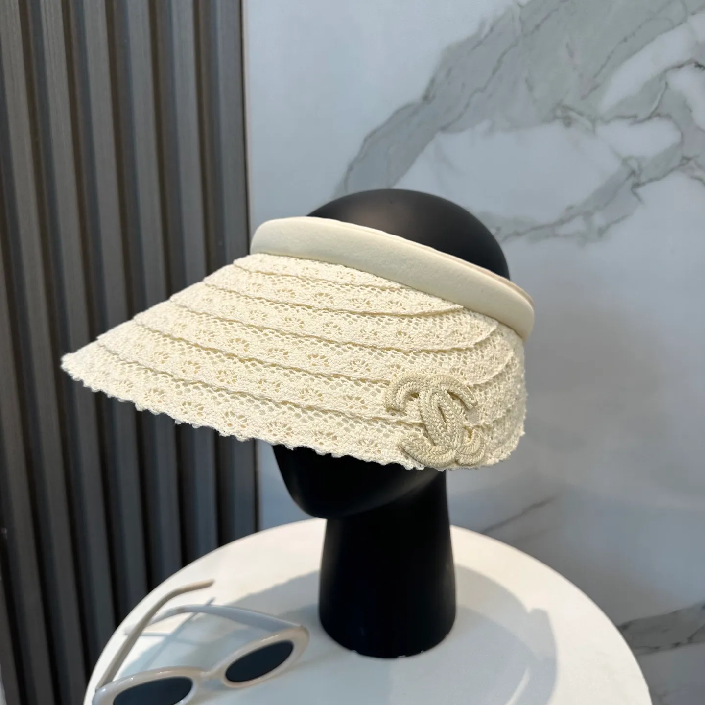 P80💛 Comes with dust bag [CHA Chanel] 2025 new exclusive small fragrant sun hat with empty top headband, 🔆 versatile sun protection ~ a great tool for casual outings and anti-snatching! Love it so much 💕