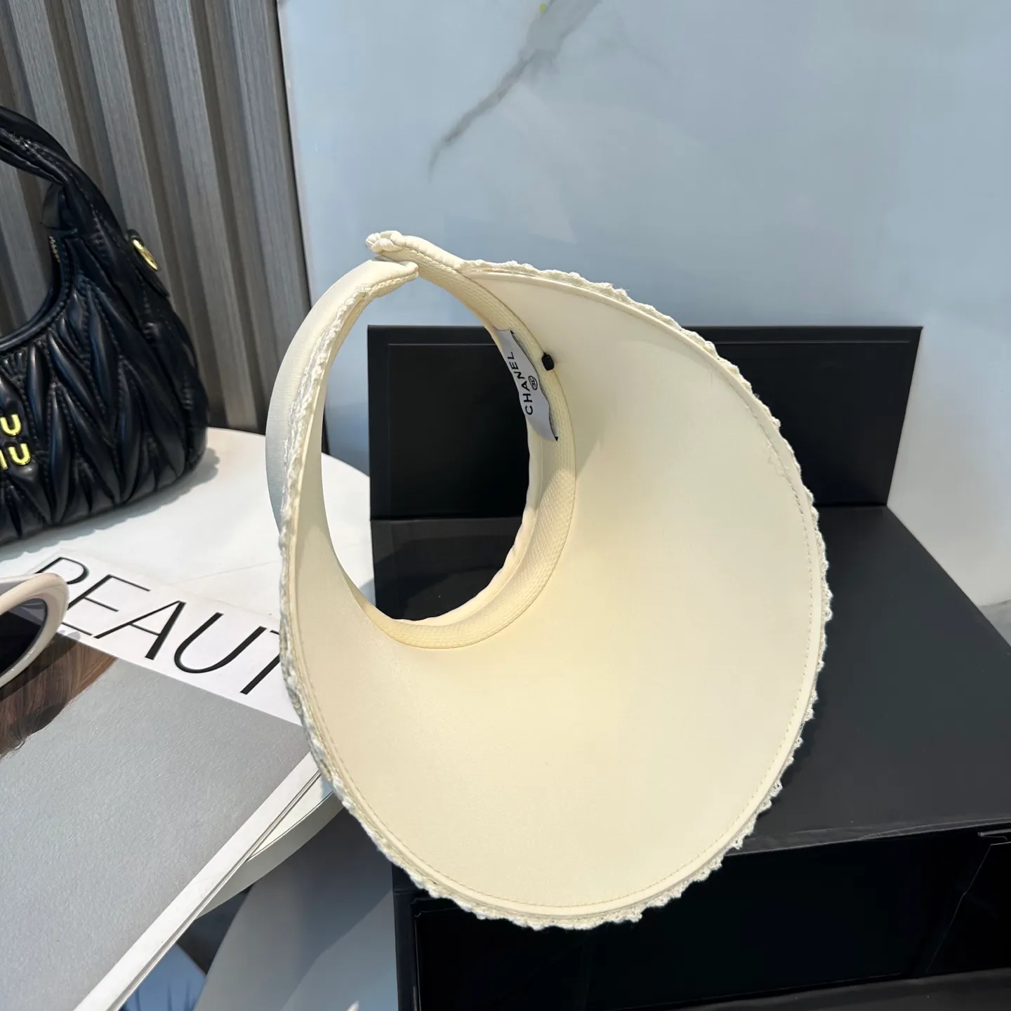 P80💛 Comes with dust bag [CHA Chanel] 2025 new exclusive small fragrant sun hat with empty top headband, 🔆 versatile sun protection ~ a great tool for casual outings and anti-snatching! Love it so much 💕