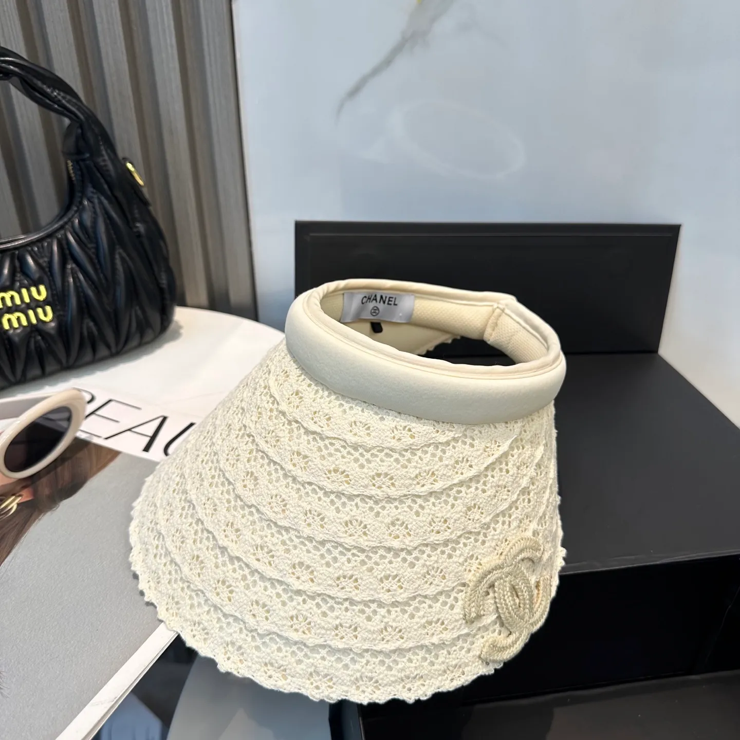 P80💛 Comes with dust bag [CHA Chanel] 2025 new exclusive small fragrant sun hat with empty top headband, 🔆 versatile sun protection ~ a great tool for casual outings and anti-snatching! Love it so much 💕