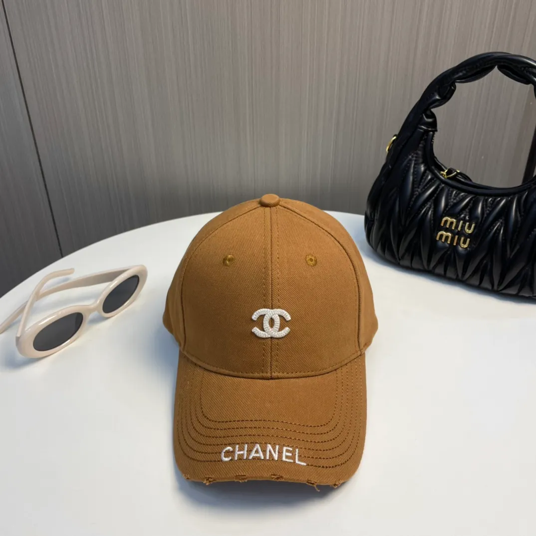 P50 CHANEL [Chanel] New simple embroidered logo baseball cap, new model shipped, big brand style is super easy to match, hurry up and get it!