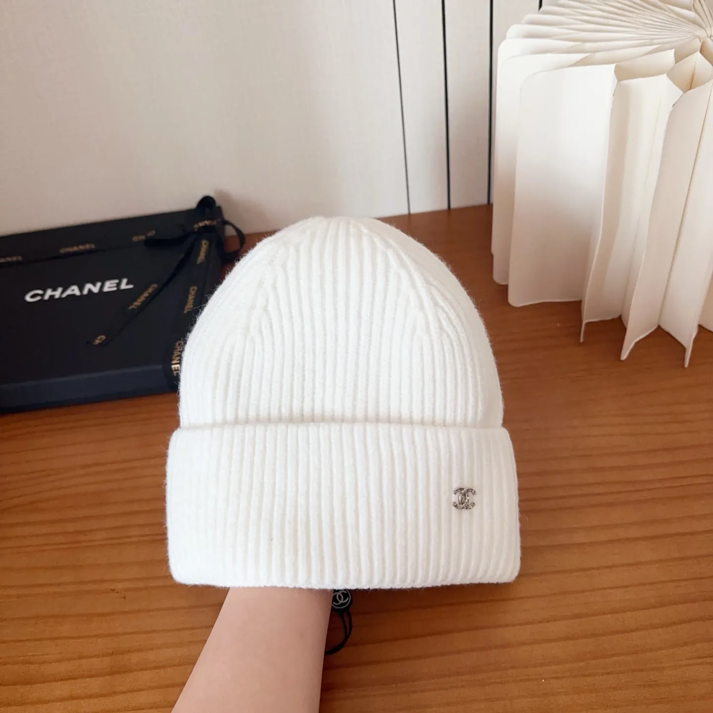 💰48 Chanel knitted beanie