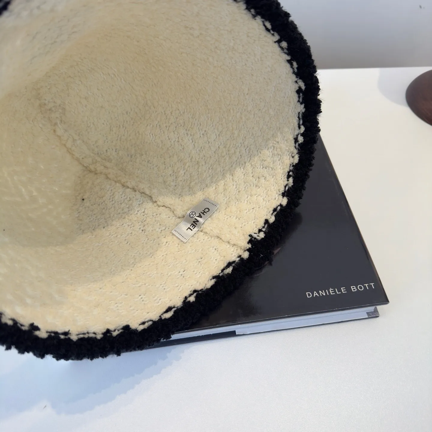 💰60¥ Chanel new wool bucket hat, foldable