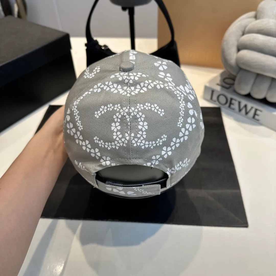 💰60¥ Chanel peaked cap, high-end and elegant, head circumference 57cm
