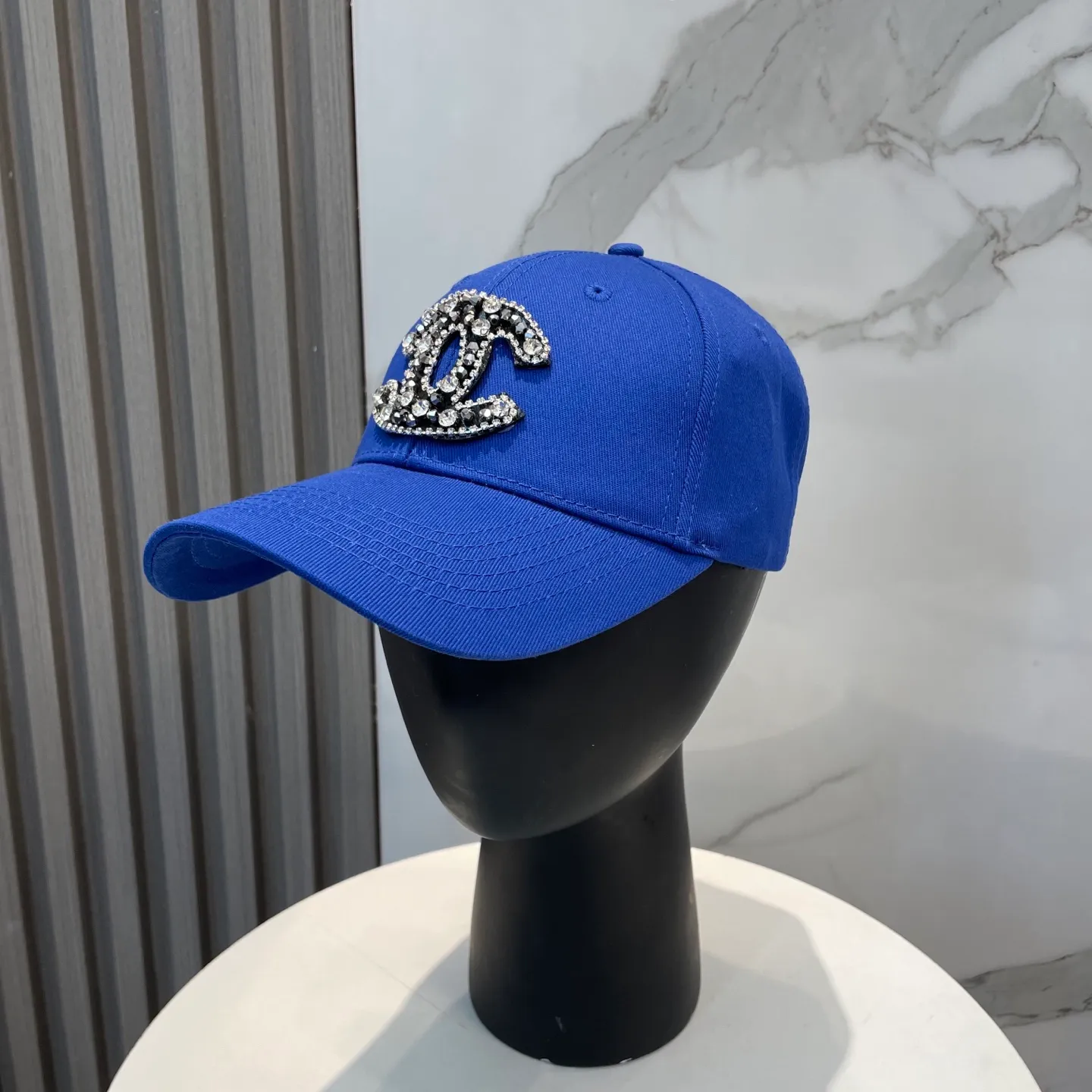 P50 CHANEL new high-end diamond hard-top baseball cap, Xiaoxiang logo is classic and simple, fashionable and casual design, popular new product