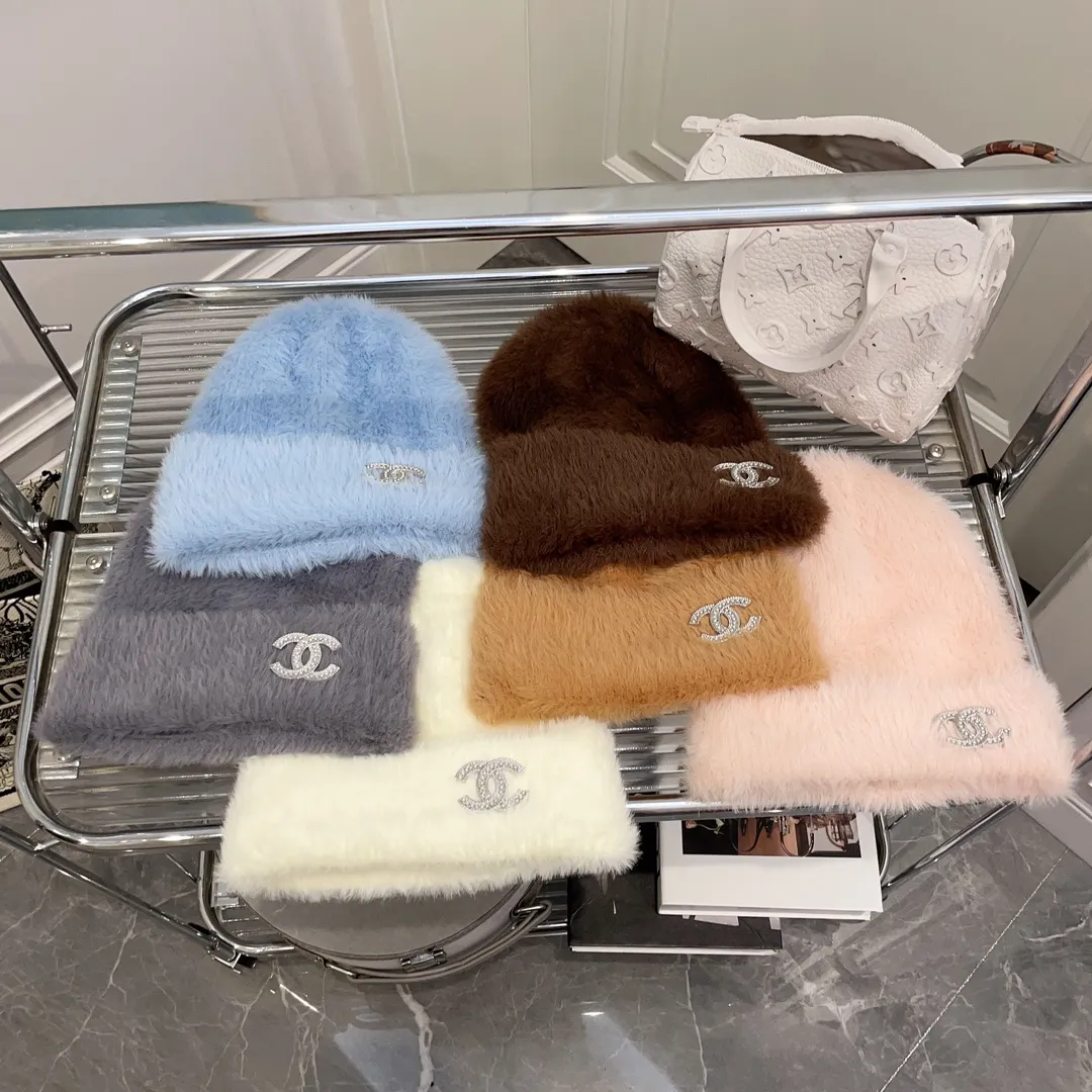 P56 CHANEL Chanel autumn and winter waterproof mink knitted cold hat Fairy gentle and sweet knitted wool hat Fried chicken soft and smooth fabric, great elasticity, super beautiful