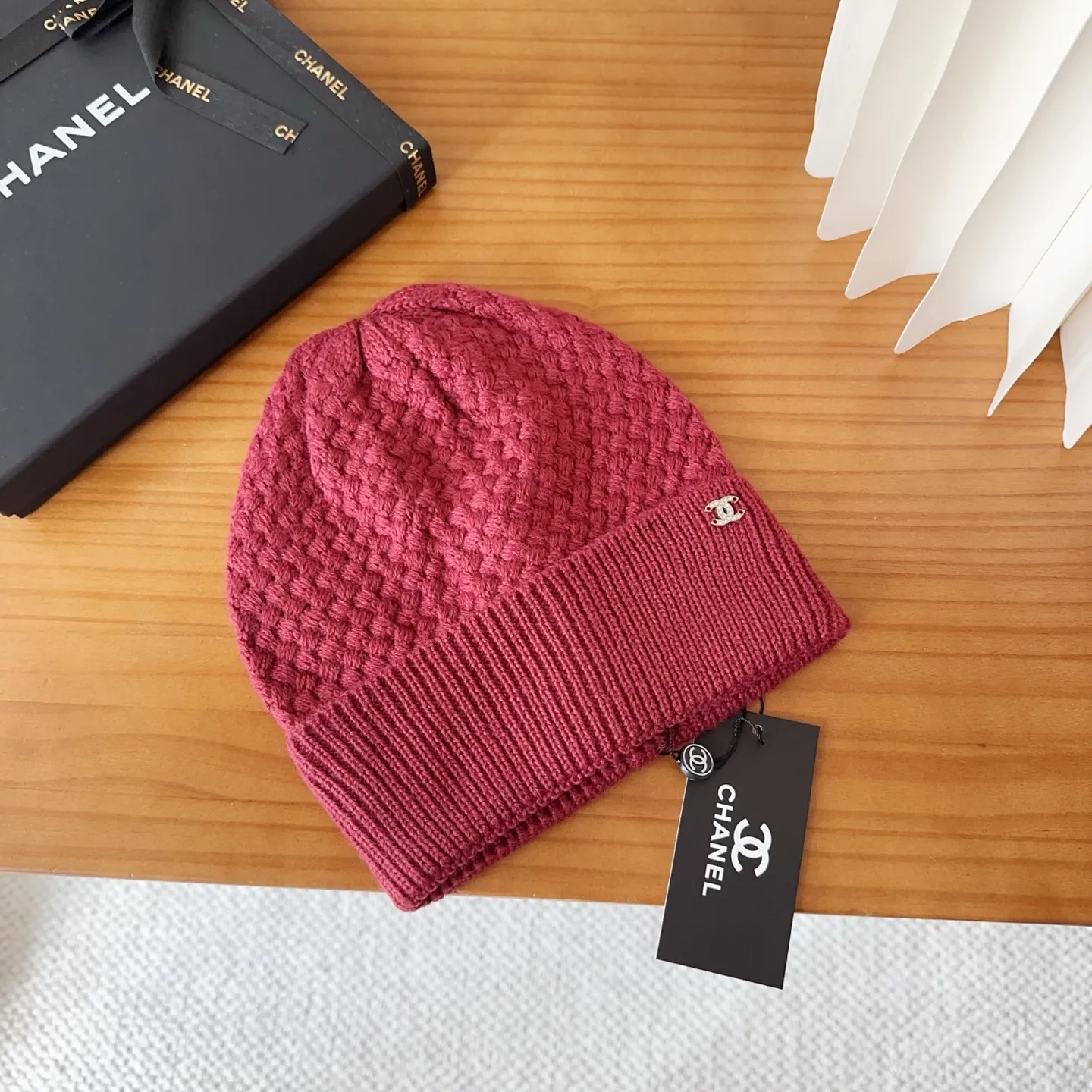 💰64 Chanel official website releases CHANEL small and popular knitted hat! Xiaohongshu’s new product is released, it’s so 🉑️, high-elastic fabric, classic colors, same style for men and women.