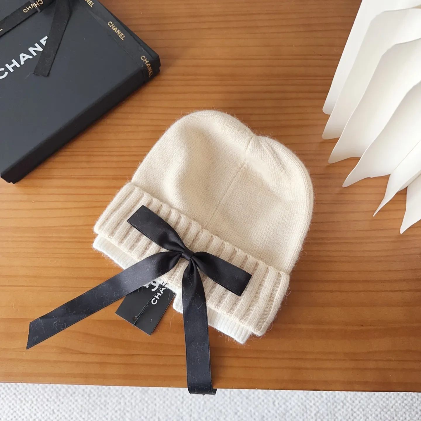 💰80 Chanel official website releases CHANEL small and popular knitted hat! Xiaohongshu’s new product is released, it’s so 🉑️, high-elastic fabric, classic colors, same style for men and women.