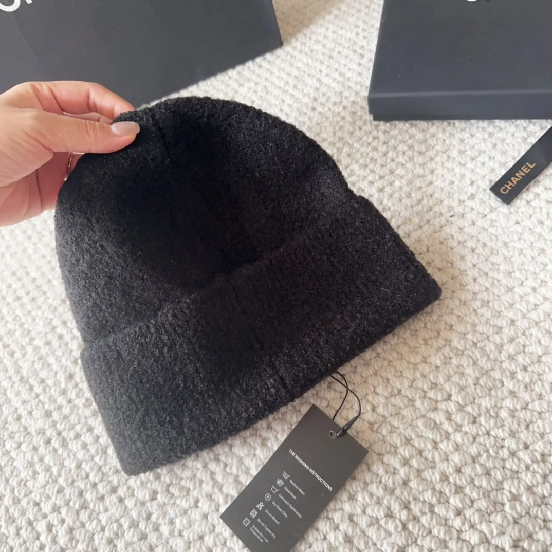 💰70 Chanel official website releases CHANEL small and popular knitted hat! Xiaohongshu’s new product is released, it’s so 🉑️, high-elastic fabric, classic colors, same style for men and women.