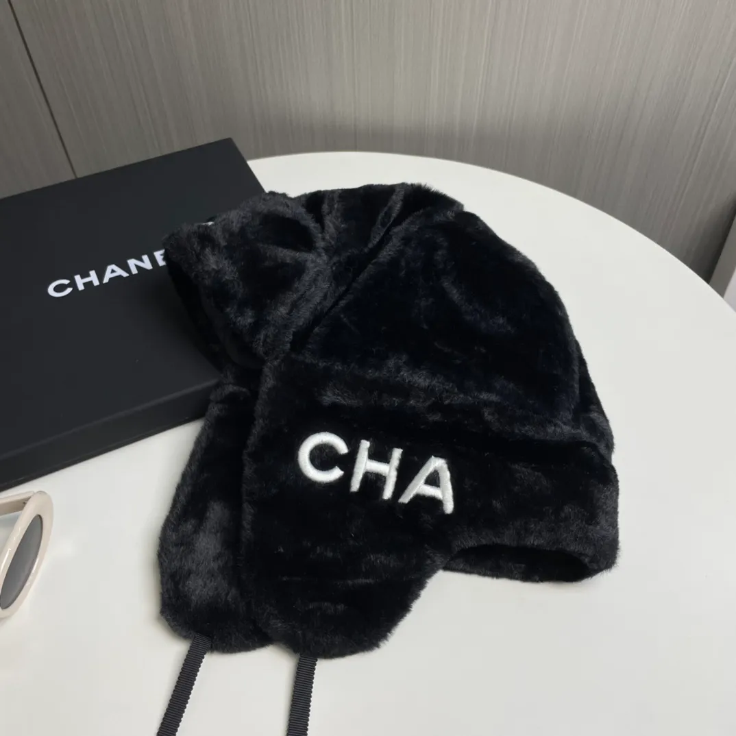 P70 Chanel 🎿 Ski Series Autumn and Winter Goods Popular Lei Feng Hat Ear Protector Hat Soft and Warm, Essential for Skiing