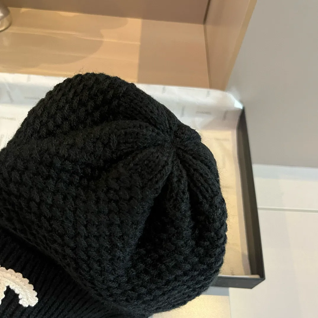 💰90¥ Chanel Chanel knitted beanie official model