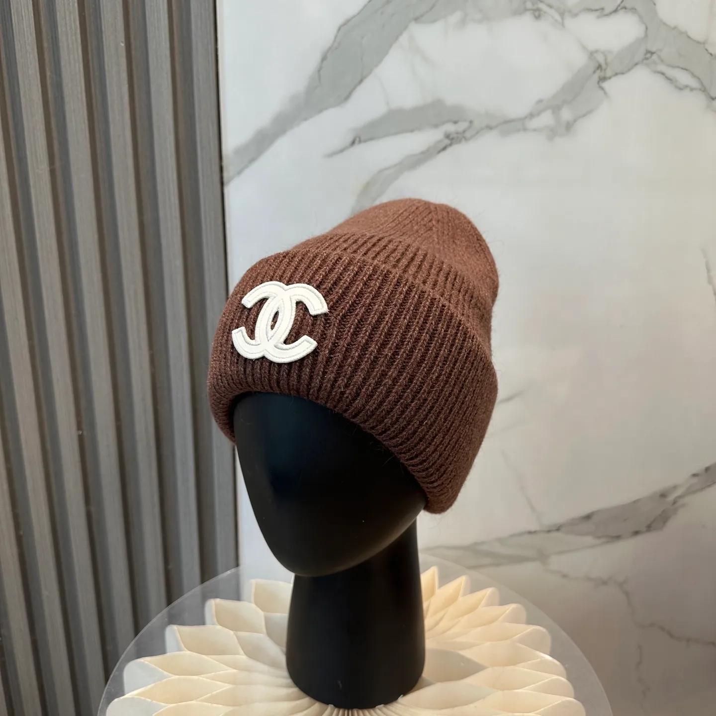 P60 CHANEL small and popular knitted hat! Xiaohongshu’s new product is released, it’s so 🉑️, high-elastic fabric, classic colors, same style for men and women.