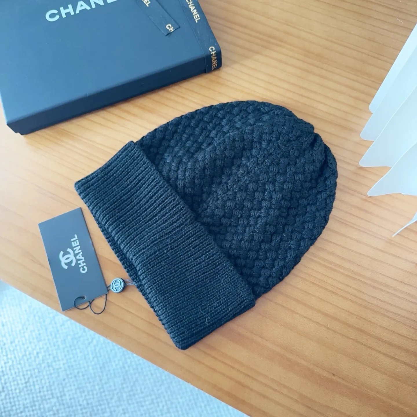 💰64 Chanel official website releases CHANEL small and popular knitted hat! Xiaohongshu’s new product is released, it’s so 🉑️, high-elastic fabric, classic colors, same style for men and women.