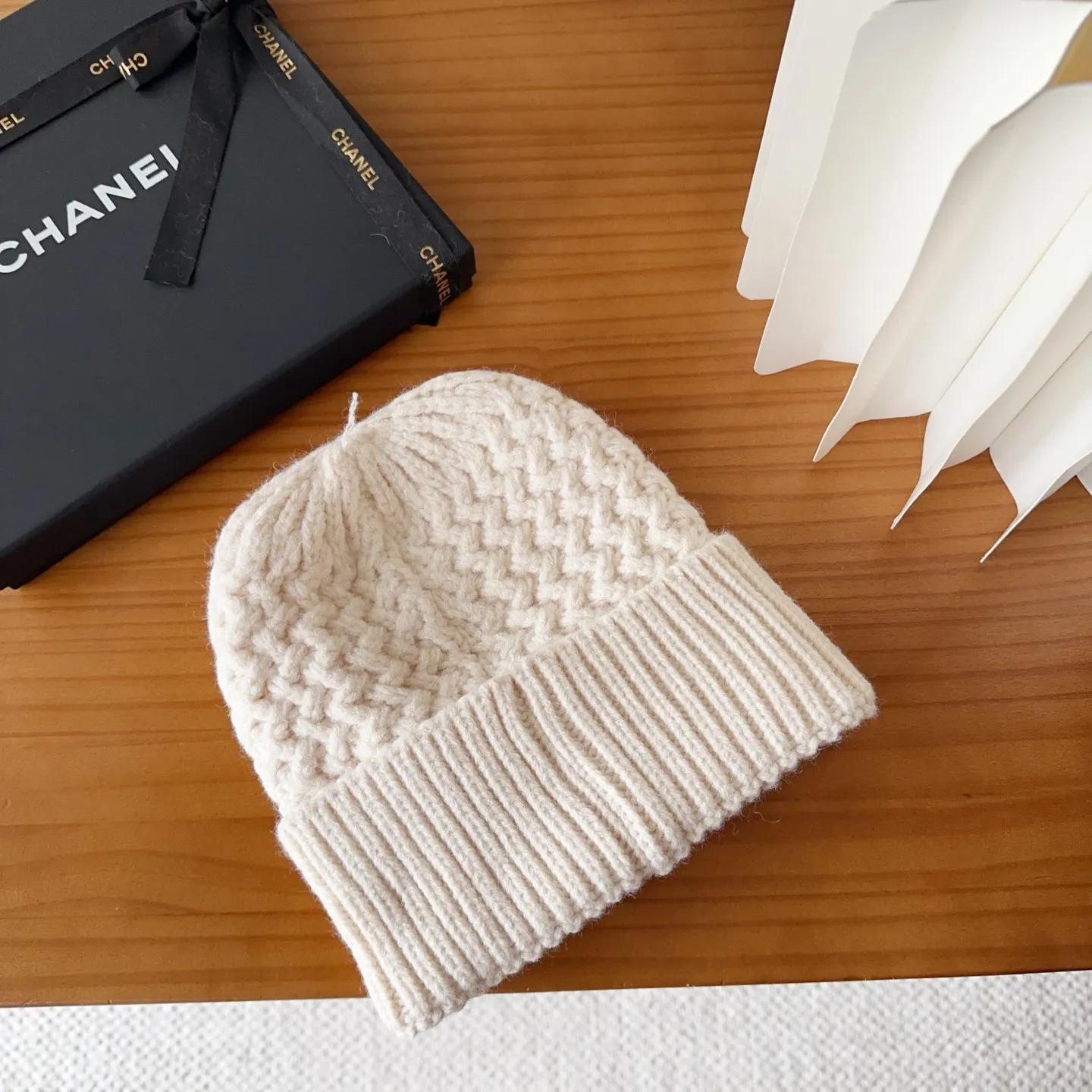 💰50 Chanel official website releases CHANEL small and popular knitted hat! Xiaohongshu’s new product is released, it’s so 🉑️, high-elastic fabric, classic colors, same style for men and women.