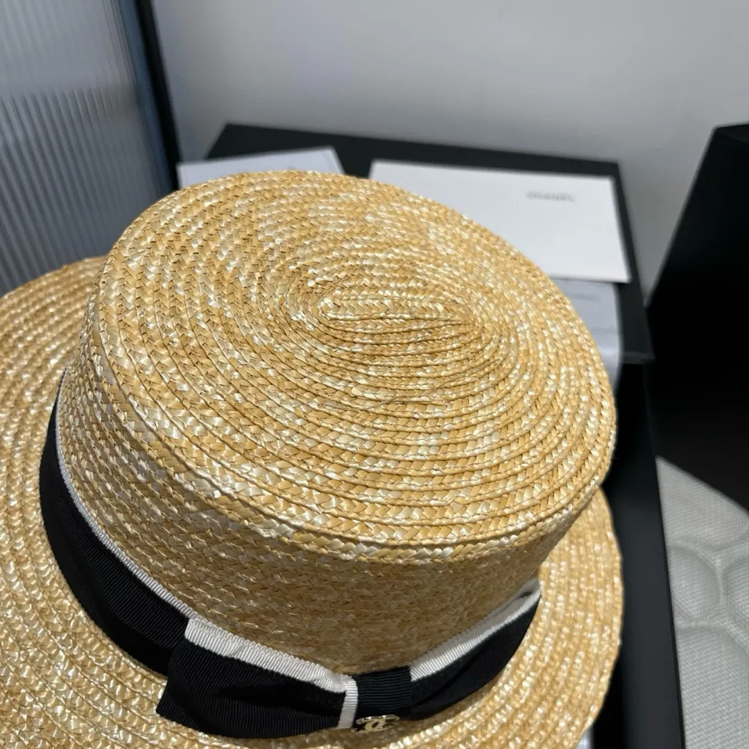 💰160¥ Chanel official flat top hat, made of straw, head circumference 57cm