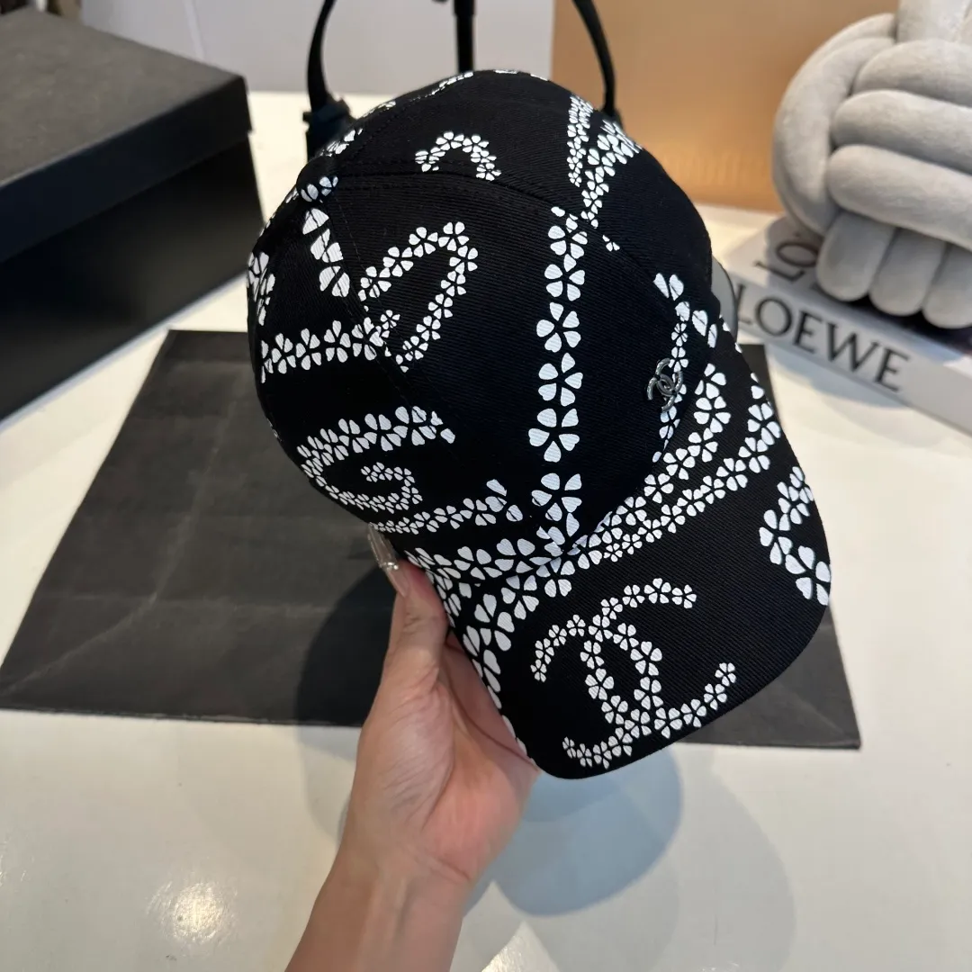 💰60¥ Chanel peaked cap, high-end and elegant, head circumference 57cm