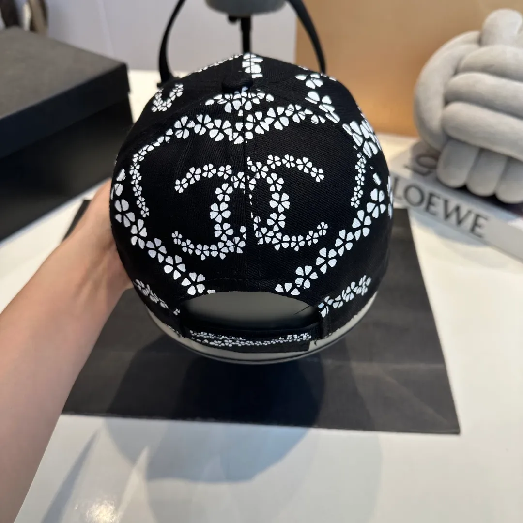 💰60¥ Chanel peaked cap, high-end and elegant, head circumference 57cm