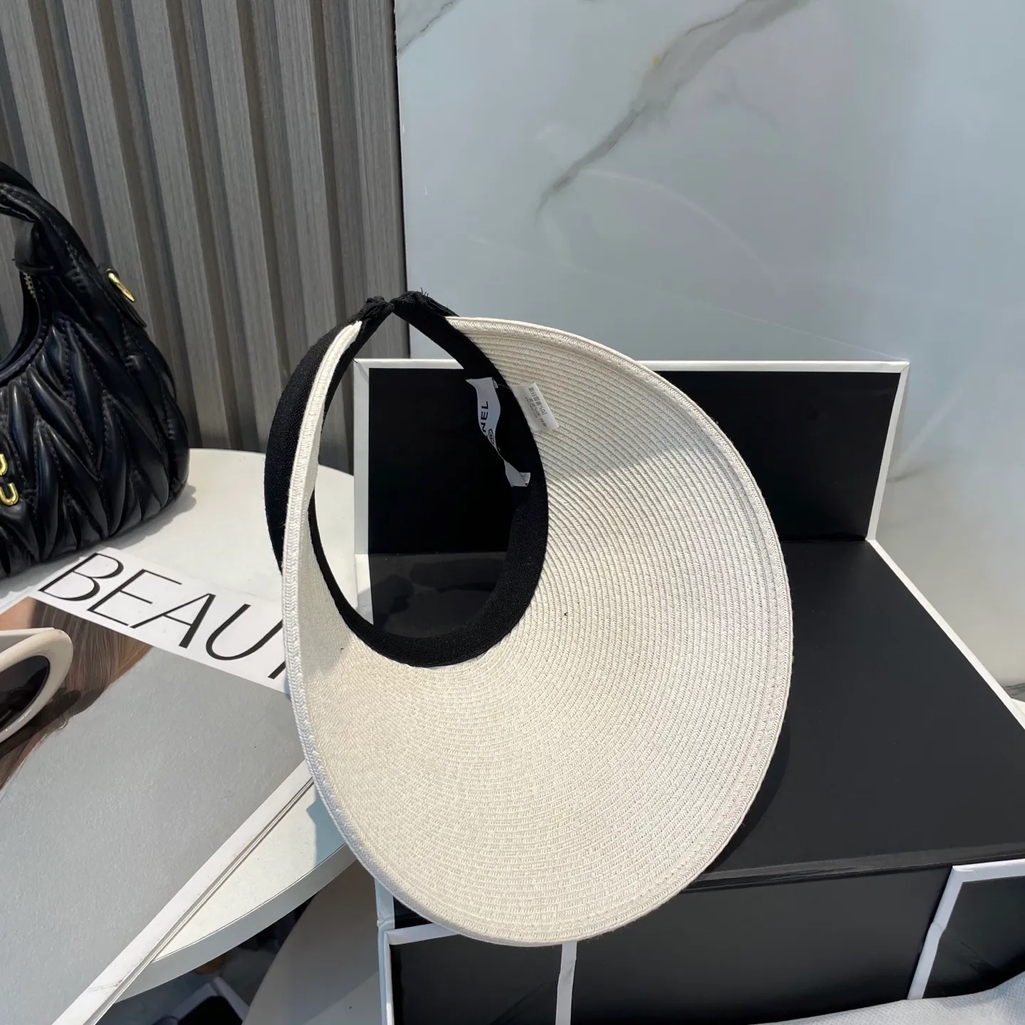 P80 Chanel empty top hat, advanced customization, lady style, attention to detail, sun protection and UV protection in summer, a must-have for travel, versatile and good-looking