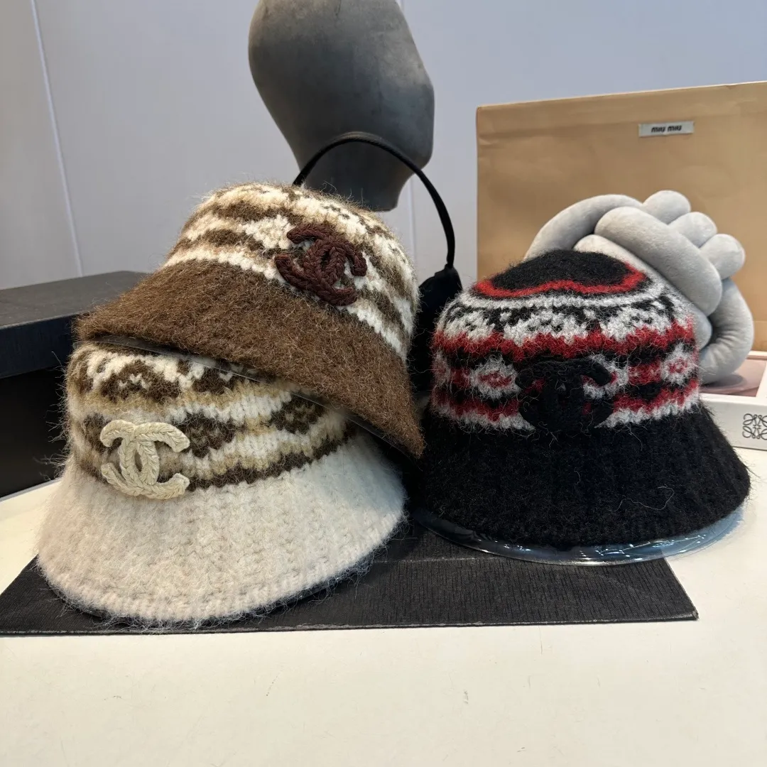 P60 CHANEL Chanel 2025 autumn and winter new small fragrant style fisherman hat unique design ~ a retro literary style