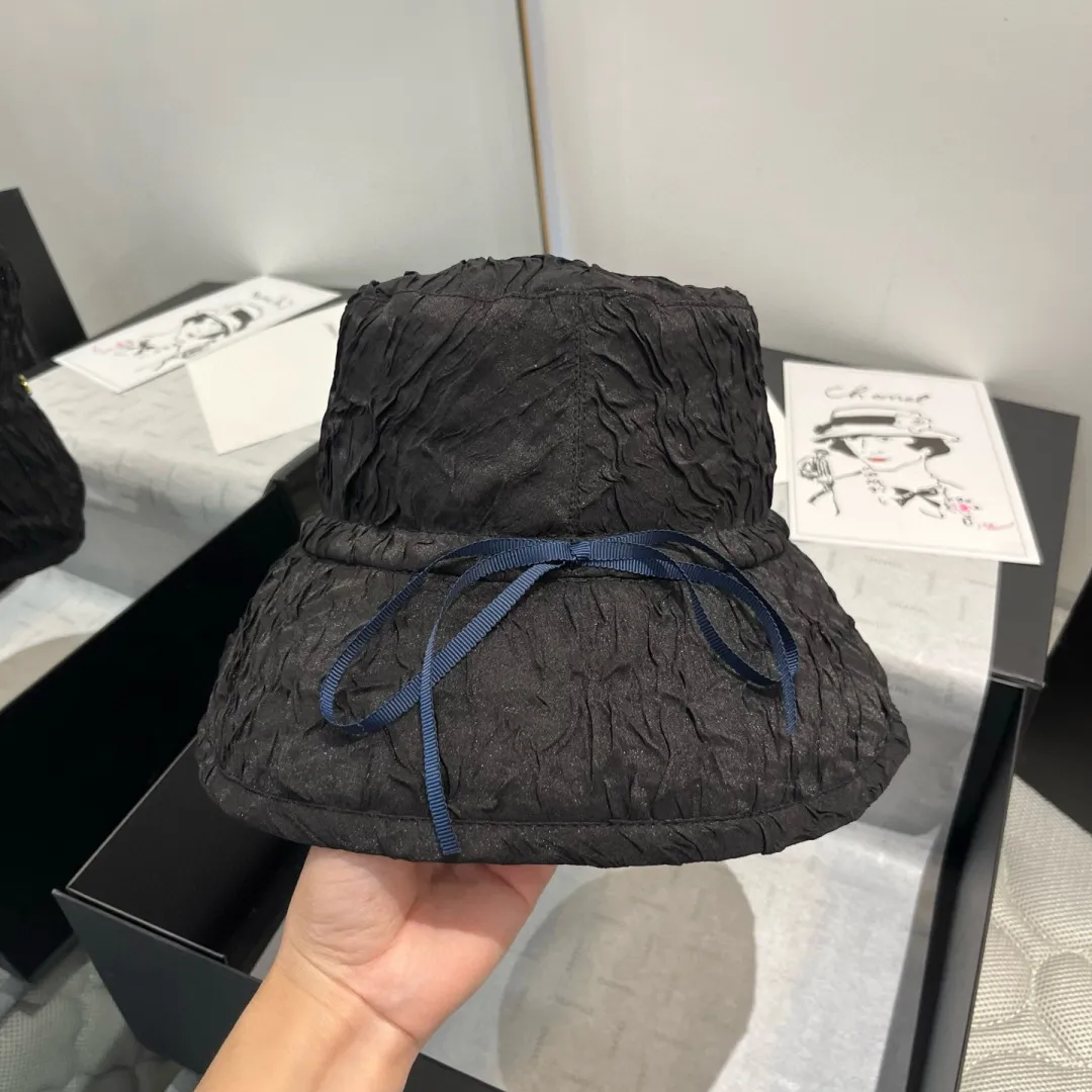 💰120¥ Chanel bucket hat, high-end hand-grip bucket hat, head circumference 57cm, lady style