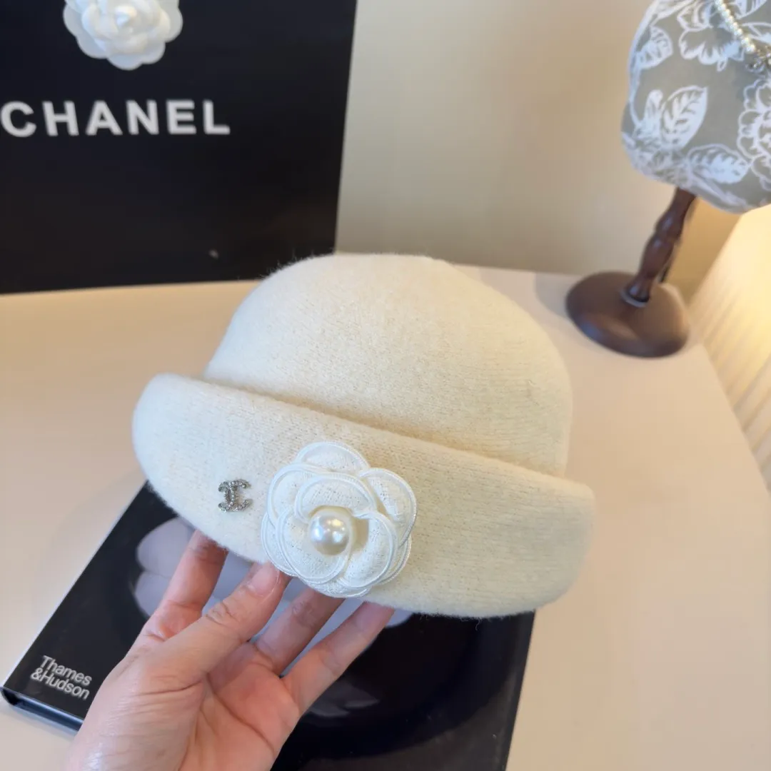 💰120¥ Chanel's new wool curled basin hat, irregular cut design, head circumference 57cm